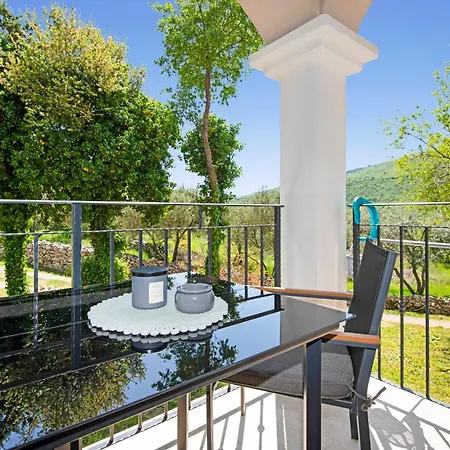 Persic 2 Apartment *